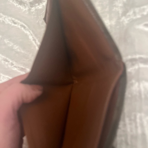 Louis Vuitton Wallet - Picture 9 of 10